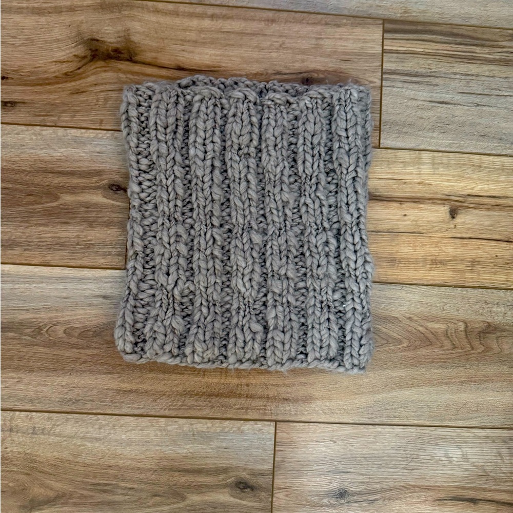 American Eagle Knit Scarf